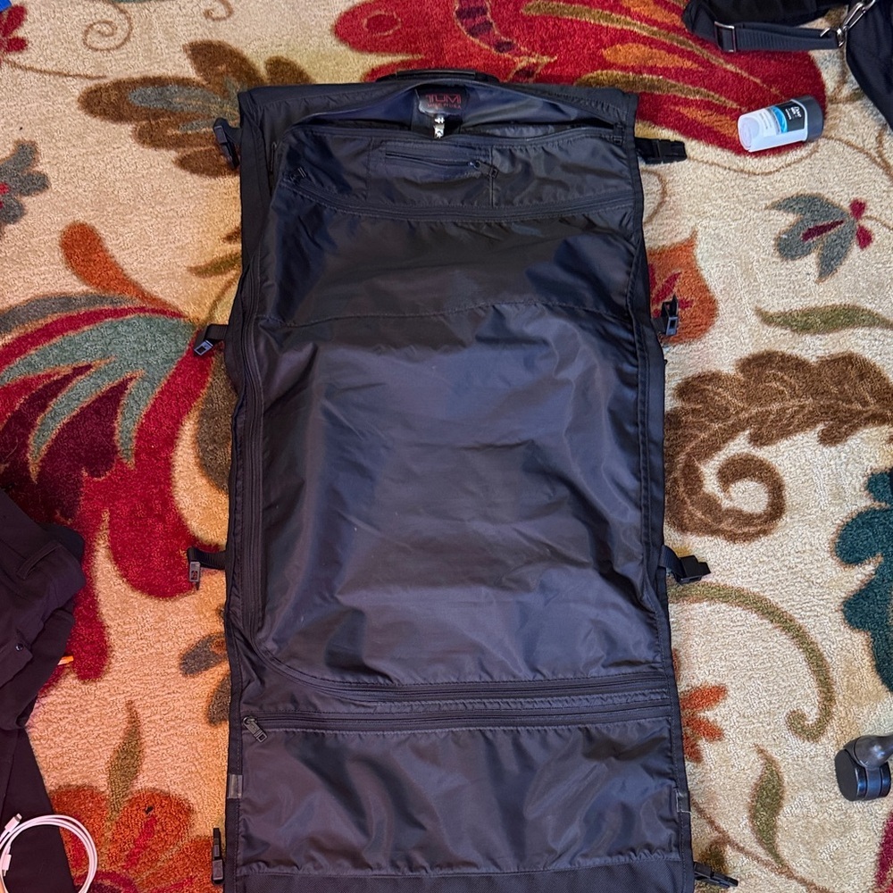 Tumi Black Luggage Travel Bag Durable Nylon - Picture 12 of 14